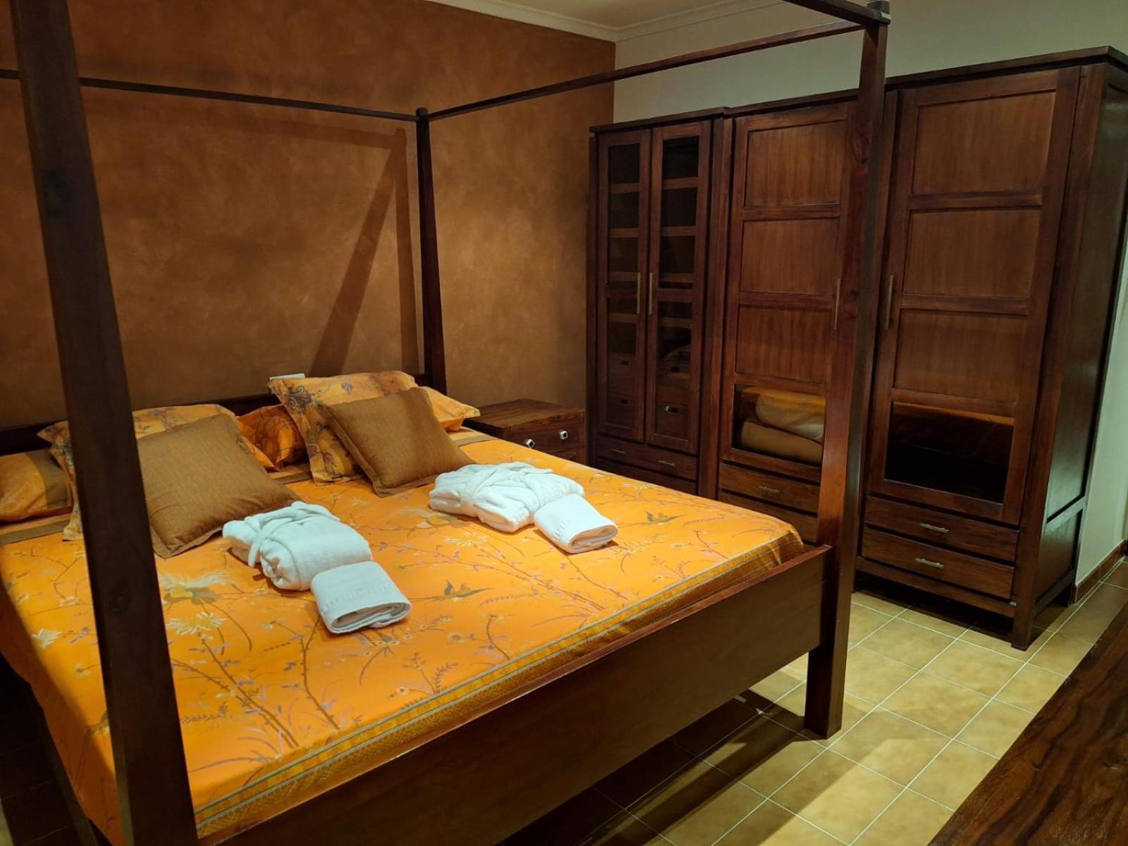 Turisticos La Teja Apartment *